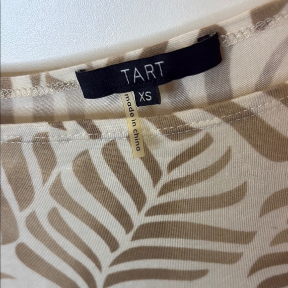 Tart Leaf Print Top - Picture 2 of 3